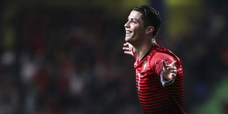 Mức lương của CR7 hiện tại từ đầu tư bất động sản